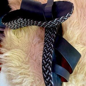 Fitflop black leather platform slide sandals size 8